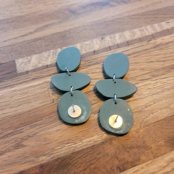 Pebble Fall Chunky Clay Green Dangle Earrings Post Mount - Picture 5 of 8